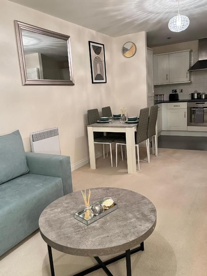 Stylish Luxe Apartment Harlow Εξωτερικό φωτογραφία