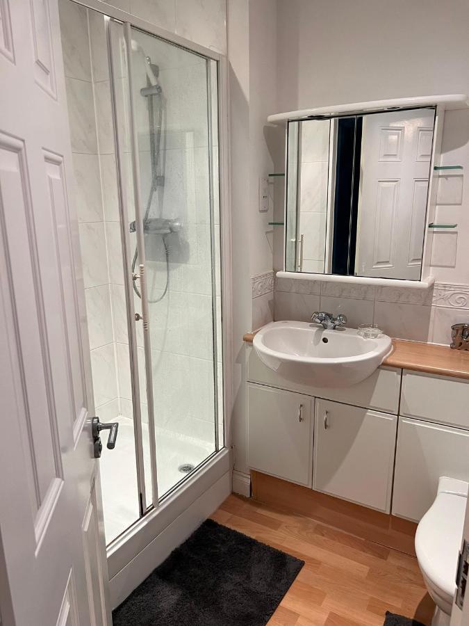 Stylish Luxe Apartment Harlow Εξωτερικό φωτογραφία