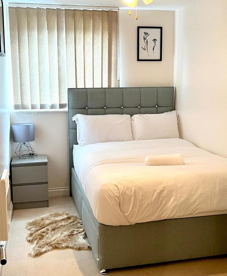 Stylish Luxe Apartment Harlow Εξωτερικό φωτογραφία