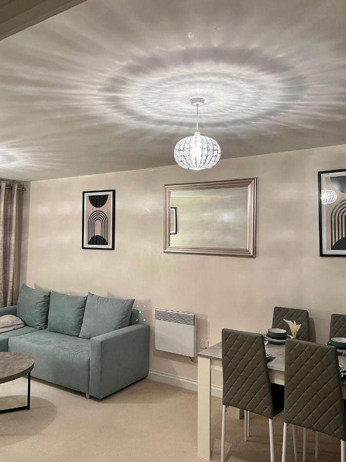 Stylish Luxe Apartment Harlow Εξωτερικό φωτογραφία