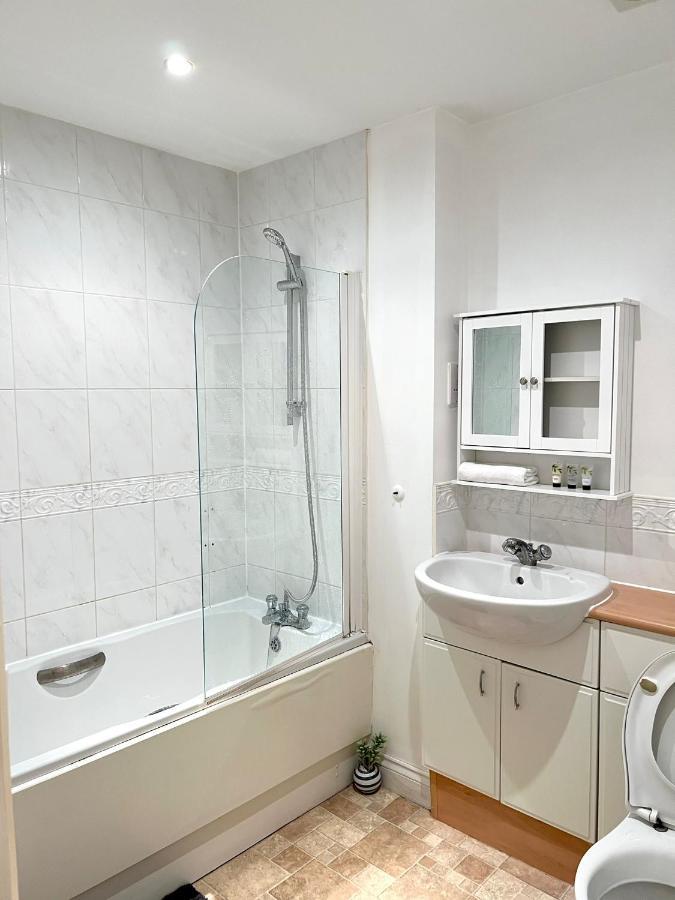 Stylish Luxe Apartment Harlow Εξωτερικό φωτογραφία